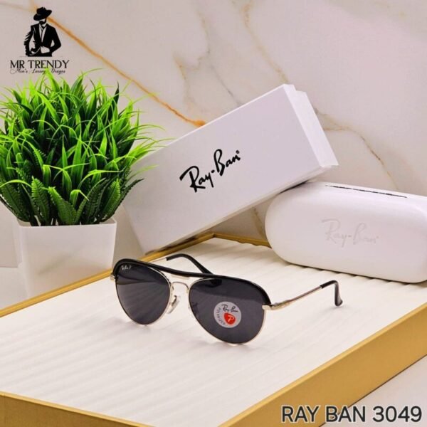 Aviator Classic Ray-Ban Sunglasses - Image 2